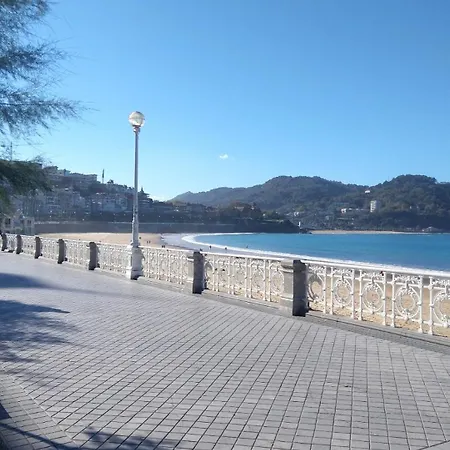 Agradable Con Balcon Frente A La Playa De La Concha - Marina 1 *